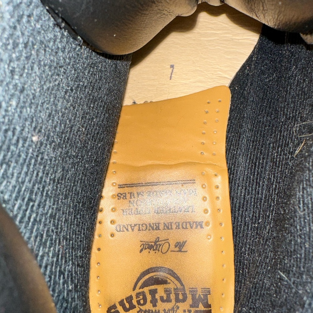 Like new 90’s Dr. Marten ankle boots - Picture 7 of 11